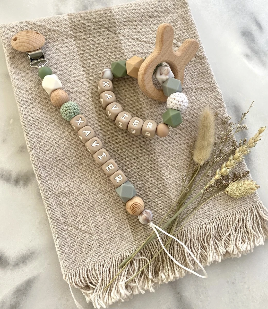 Luxe Speenkoorden - XAVIER - Set Bijtring En Speenkoord Met Naam - Gepersonaliseerd Fopspeen Clip - Jongen - Kraamcadeau - Baby Shower 3 Luxe Speenkoorden - XAVIER - Set Bijtring En Speenkoord Met Naam - Gepersonaliseerd Fopspeen Clip - Jongen - Kraamcadeau - Baby Shower