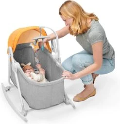 Kinderkraft Nola 5in1 Wieg - Wipstoel - Schommelstoel Peony Rose -Stokke Verkoop 1160x1200 2