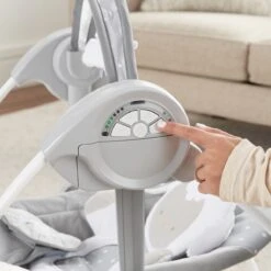 Ingenuity 0m+ Comfort 2 Go Portable Swing™ - Cuddle Lamb / Babyschommel -Stokke Verkoop 1198x1200 10