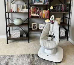 4moms MamaRoo 5 Classic Black | Beweegt Zoals Jij, Bedienen Met Je Smartphone, WiFi Smart Home Integratie Via Amazon Alexa En Google Home 11 4moms MamaRoo 5 Classic Black | Beweegt Zoals Jij, Bedienen Met Je Smartphone, WiFi Smart Home Integratie Via Amazon Alexa En Google Home -Stokke Verkoop 1200x1051 3