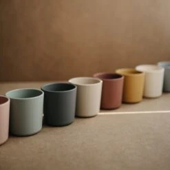 Siliconen Drinkbeker - Mushie - BPA Vrij - Vanilla- Set 2 -Stokke Verkoop 1200x1200 1056