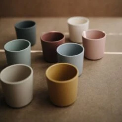 Siliconen Drinkbeker - Mushie - BPA Vrij - Vanilla- Set 2 -Stokke Verkoop 1200x1200 1057