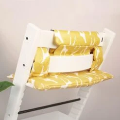 Ukje Stoelverkleiner - Geschikt Voor Stokke Tripp Trapp - Geplastificeerd - Kinderstoel - Kussenset - Geel - Giraffen Print - Extra Dik -Stokke Verkoop 1200x1200 414