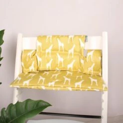 Ukje Stoelverkleiner - Geschikt Voor Stokke Tripp Trapp - Geplastificeerd - Kinderstoel - Kussenset - Geel - Giraffen Print - Extra Dik -Stokke Verkoop 1200x1200 416