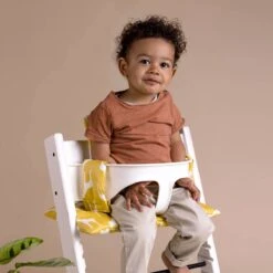 Ukje Stoelverkleiner - Geschikt Voor Stokke Tripp Trapp - Geplastificeerd - Kinderstoel - Kussenset - Geel - Giraffen Print - Extra Dik -Stokke Verkoop 1200x1200 419