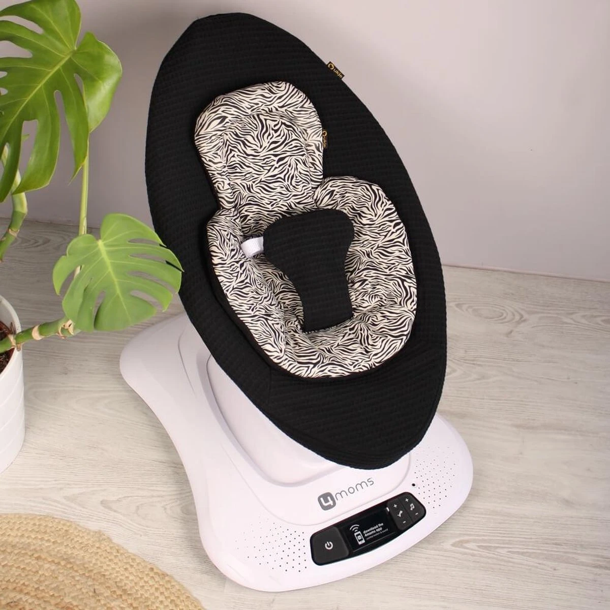 Ukje Wipstoelhoes - Geschikt Voor Over De MamaRoo4 Multi-Motion Baby Swing Wipstoel - Wafelstof - Zwart 5 Ukje Wipstoelhoes - Geschikt Voor Over De MamaRoo4 Multi-Motion Baby Swing Wipstoel - Wafelstof - Zwart - Afbeelding 3