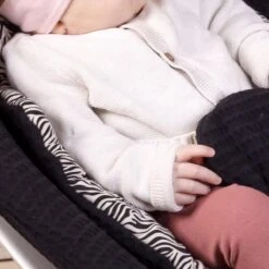 Ukje Wipstoelhoes - Geschikt Voor Over De MamaRoo4 Multi-Motion Baby Swing Wipstoel - Wafelstof - Zwart 18 Ukje Wipstoelhoes - Geschikt Voor Over De MamaRoo4 Multi-Motion Baby Swing Wipstoel - Wafelstof - Zwart -Stokke Verkoop 1200x1200 425