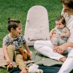 Ukje Wipstoelhoes - Geschikt Voor BabyBjörn Soft - Kinderkraft Mimi - Qute Q-Bouncer Wipstoel - Beige Wafel -Stokke Verkoop 1200x1200 433