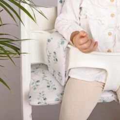 Ukje Stoelverkleiner - Geschikt Voor Stokke Tripp Trapp - Geplastificeerd - Kinderstoel - Kussenset - Wit - Eucalyptus Print - Extra Dik 19 Ukje Stoelverkleiner - Geschikt Voor Stokke Tripp Trapp - Geplastificeerd - Kinderstoel - Kussenset - Wit - Eucalyptus Print - Extra Dik -Stokke Verkoop 1200x1200 467