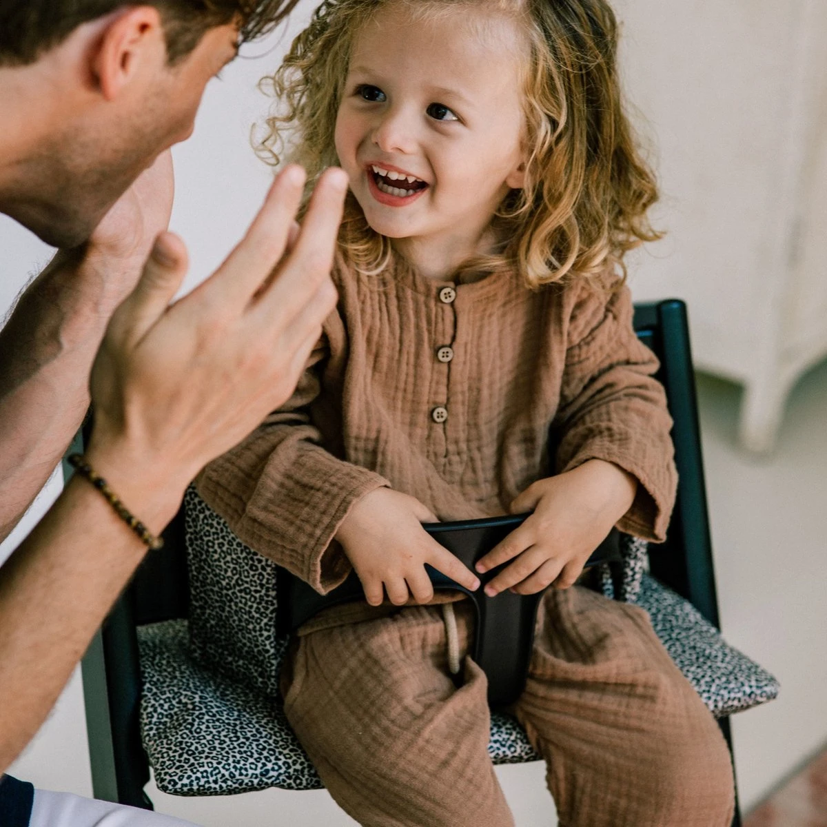 Ukje Stoelverkleiner - Geschikt Voor Stokke Tripp Trapp - Geplastificeerd - Kinderstoel - Kussenset - Wit - Eucalyptus Print - Extra Dik 12 Ukje Stoelverkleiner - Geschikt Voor Stokke Tripp Trapp - Geplastificeerd - Kinderstoel - Kussenset - Wit - Eucalyptus Print - Extra Dik - Afbeelding 10