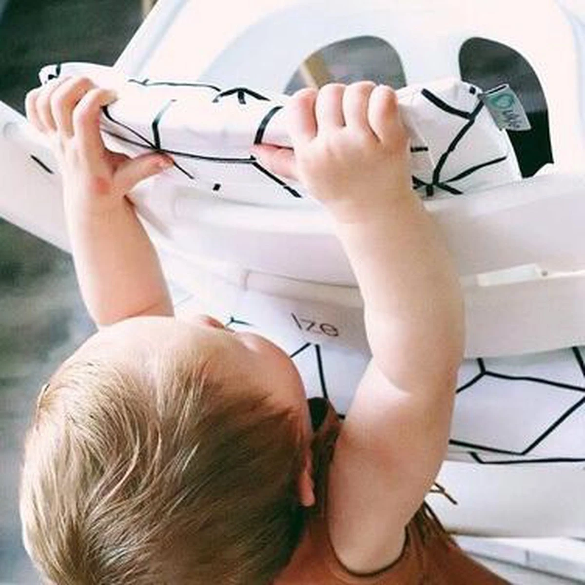 Ukje Stoelverkleiner - Geschikt Voor Stokke Tripp Trapp - Geplastificeerd - Kinderstoel - Kussenset - Wit Geblokt - Extra Dik 12 Ukje Stoelverkleiner - Geschikt Voor Stokke Tripp Trapp - Geplastificeerd - Kinderstoel - Kussenset - Wit Geblokt - Extra Dik - Afbeelding 10