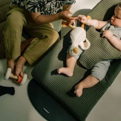 Ukje Wipstoelhoes - Geschikt Voor BabyBjörn Soft En Bliss - NIEUW MODEL - Groen Wafel -Stokke Verkoop 1200x1200 537