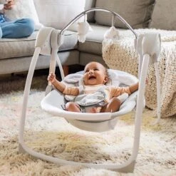 Ingenuity 0m+ Comfort 2 Go Portable Swing™ - Cuddle Lamb / Babyschommel -Stokke Verkoop 1200x1200 827