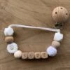 Speenkoord Met Naam | Gepersonaliseerd | Bloem - Hout | Kraamcadeau | Baby | Speenclip | Speenketting | Bebbes -Stokke Verkoop 1200x1200 922