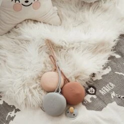 J. Børn Siliconen Speenhouder - Vanilla - BPA-VRIJ Veilig Praktisch En Stijlvol - Geschikt Vanaf De Geboorte - Babyaccessoire -Stokke Verkoop 1200x1200 939