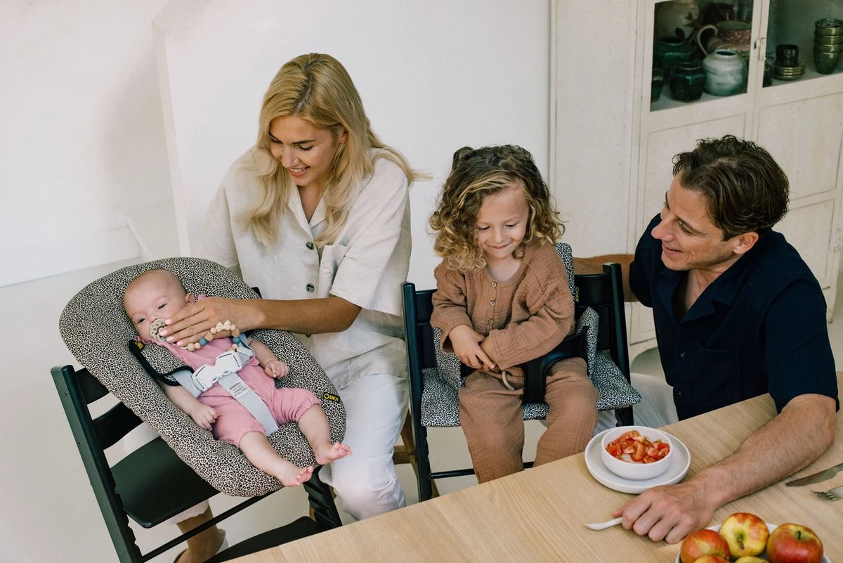 Ukje Stoelverkleiner - Geschikt Voor Stokke Tripp Trapp - Geplastificeerd - Kinderstoel - Kussenset - Groen Aap - Extra Dik 11 Ukje Stoelverkleiner - Geschikt Voor Stokke Tripp Trapp - Geplastificeerd - Kinderstoel - Kussenset - Groen Aap - Extra Dik - Afbeelding 9