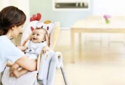 Chicco Plooibare Kinder-eetstoel Polly 2 Start - Happy Silver -Stokke Verkoop 1200x822 2