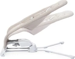 Chicco Wipstoel Rhythm 'n' Sound Sand -Stokke Verkoop 1200x932 1