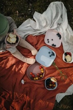 Mushie Kom Vierkant Blush - Set Van 2 Roze - Siliconen - Breekbaar: N - Magnetron: Y - Vriezer: Y - Oven: Y - Vaatwasser: Y -Stokke Verkoop 800x1200 76