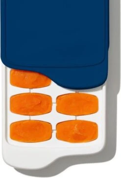OXO Tot Babyvoeding Diepvriesbakjes - Babyvoeding Bewaarbakjes - Diepvriesbakjes Met Deksel - 14x22 Ml- Navy 8 OXO Tot Babyvoeding Diepvriesbakjes - Babyvoeding Bewaarbakjes - Diepvriesbakjes Met Deksel - 14x22 Ml- Navy -Stokke Verkoop 818x1200 3