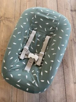 Newborn Hoes Oud Groen Veertjes