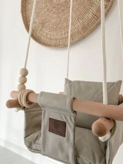 Baby / Kinder Schommel Voor Binnen Of Buiten! - Luxe Baby Swing Off-White - Schommelstoel Inclusief Zachte Kussens En Bevestigingsmaterialen 17 Baby / Kinder Schommel Voor Binnen Of Buiten! - Luxe Baby Swing Off-White - Schommelstoel Inclusief Zachte Kussens En Bevestigingsmaterialen -Stokke Verkoop 900x1200 3
