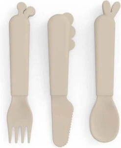 Done By Deer Deer Friends Kiddish Bestek Sand -Stokke Verkoop 985x1200 5